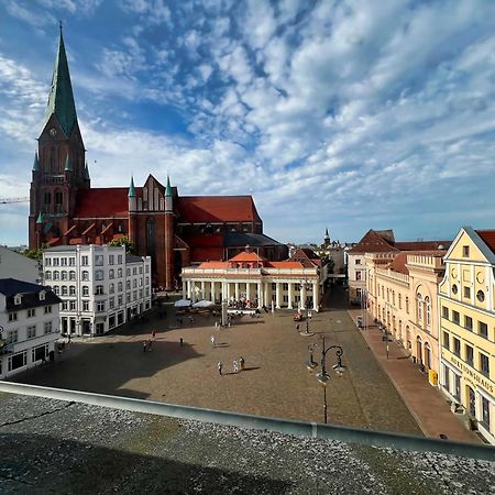 Nr 3 Lichtdurchflutetes Apartment Am Historischen Marktplatz 66 Qm #Cosiness Company 23 Schwerin  Extérieur photo